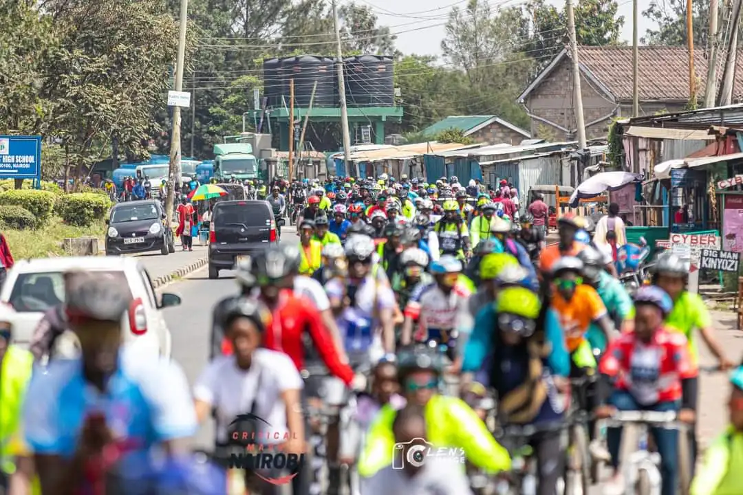 Critical Mass - Eine Straße voller Radler:innen in Nairobi